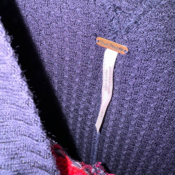 Free People Copenhagen thermal crochet knit top balloon sleeve navy red NWT M - Picture 6 of 9